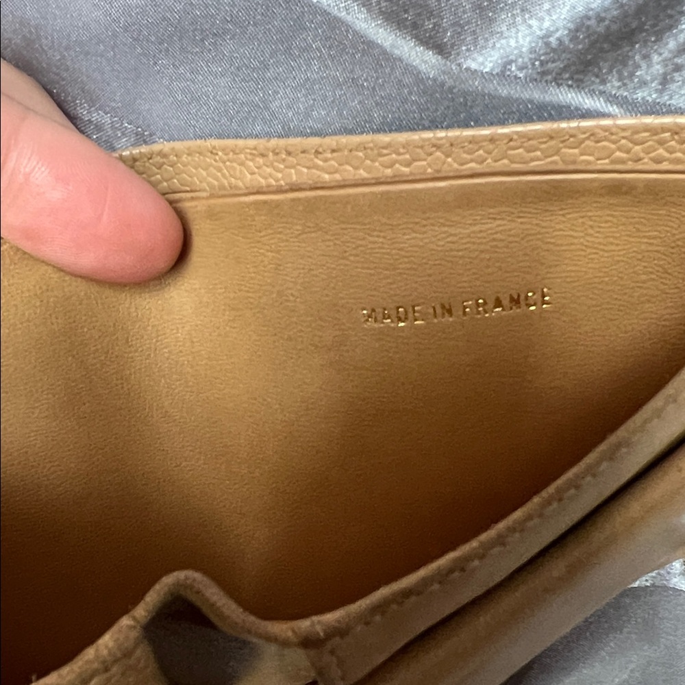 CHANEL Caviar Pebbled Wallet (Beige) - Picture 3 of 12